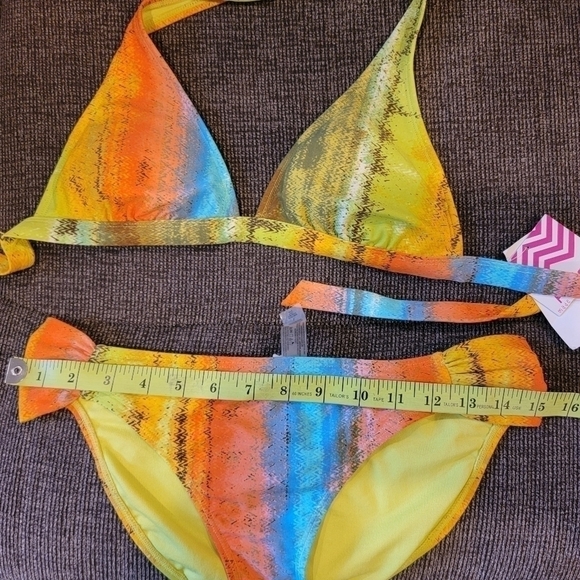 RAISINS Abstract Print Bikini Top Size M Bottoms Size L - Picture 10 of 11
